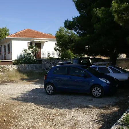 Casa de Férias Seaside House For Families With Children Razanj, Rogoznica - 4260